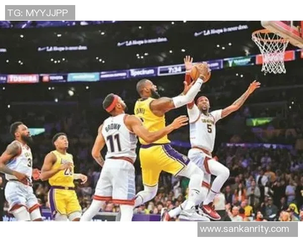 詹姆斯领衔湖人逆转击败掘金，晋级总决赛