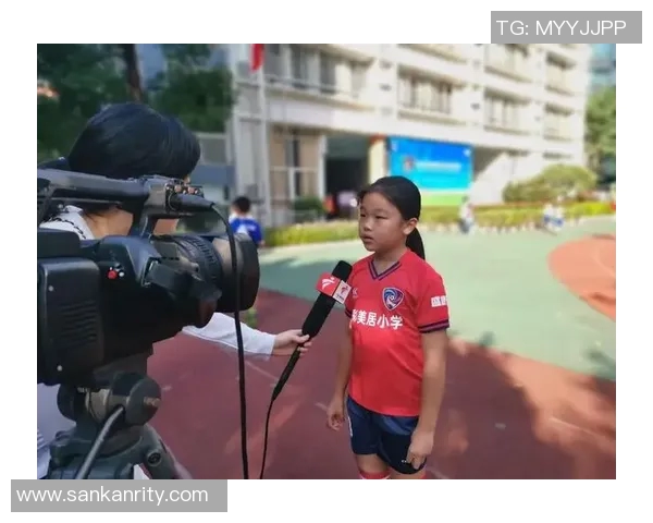 小学二年级足球比赛精彩直播共同见证小小球员的成长与拼搏精神